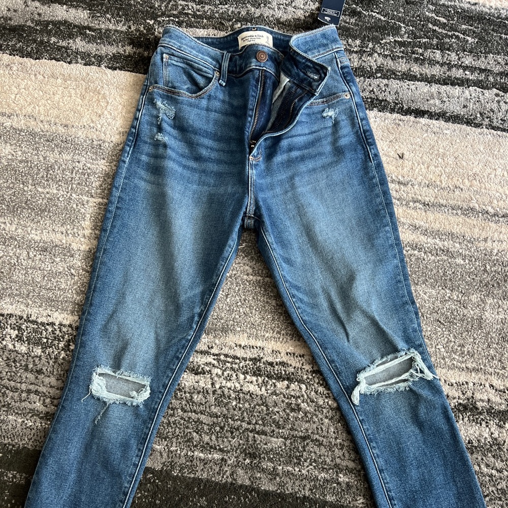 Brand New abercrombie high rise jeans